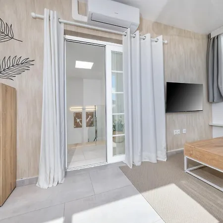 Marina Oasis-private Pool, Air-con, Sat Tv Holiday home