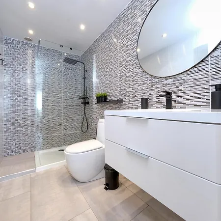 Marina Oasis-private Pool, Air-con, Sat Tv Holiday home